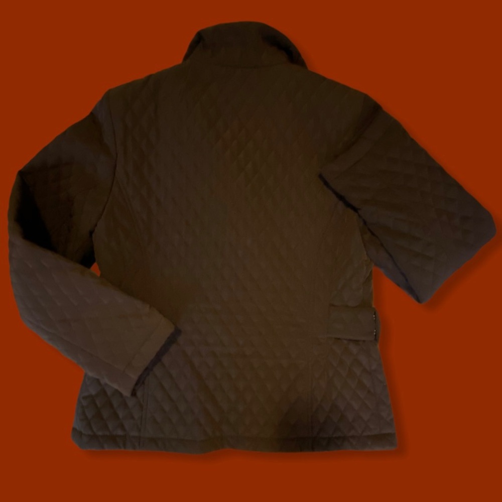 Woman’s Coat - Picture 3 of 14